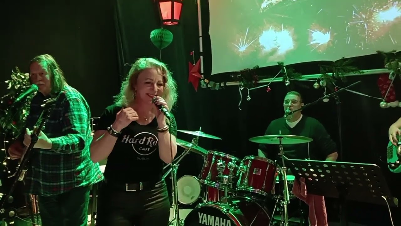 Feestband TOON met Shallow in Music In The Hall 4 januari 2026 Leiden