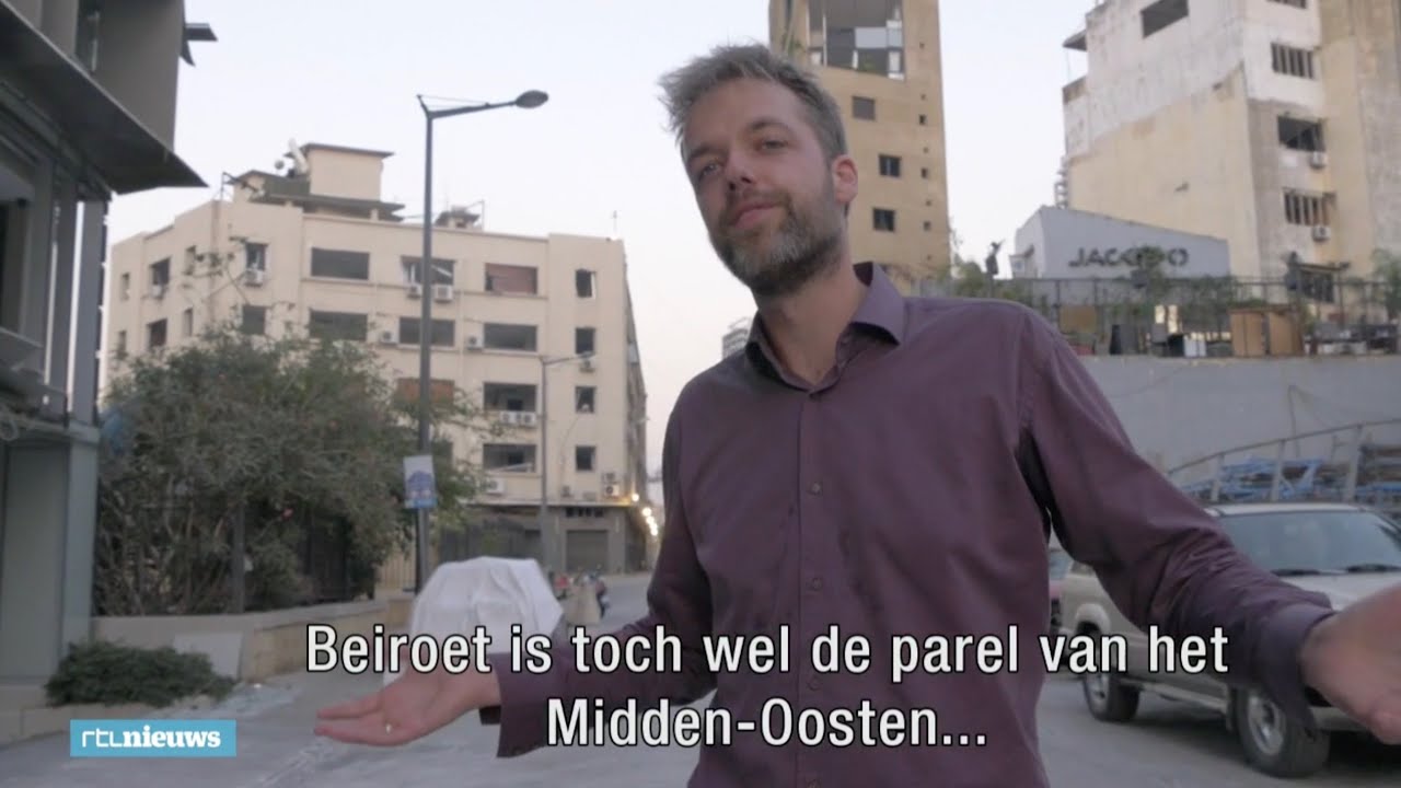 Olaf Koens leidt je door verwoest Beiroet: 'Lijkt wel een oorlogsgebied'