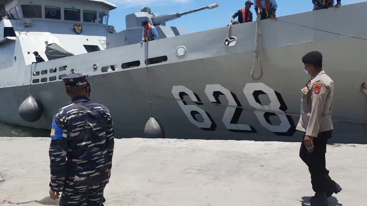 Detik-detik KRI SAMPARI 628 Memasuki pelabuhan laut bima-NTB