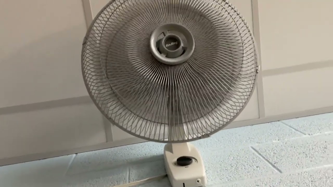 18&rdquo; Air King Wall Fan