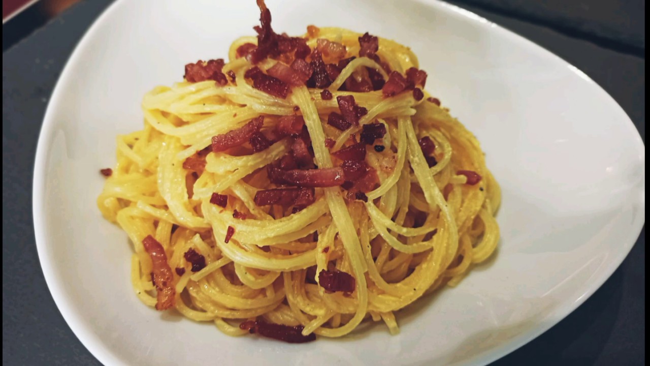 Pasta con Speck, Uova e Parmigiano