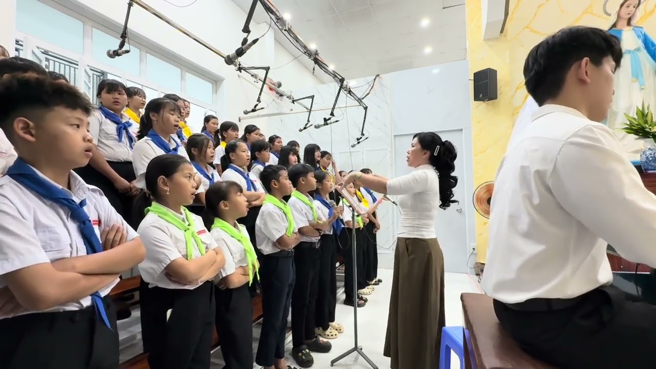 Hiến Lễ Tình Yêu  - St : Hoài Bắc