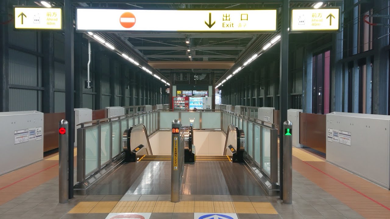 北陸新幹線福井駅 エスカレーター下り 6号車付近