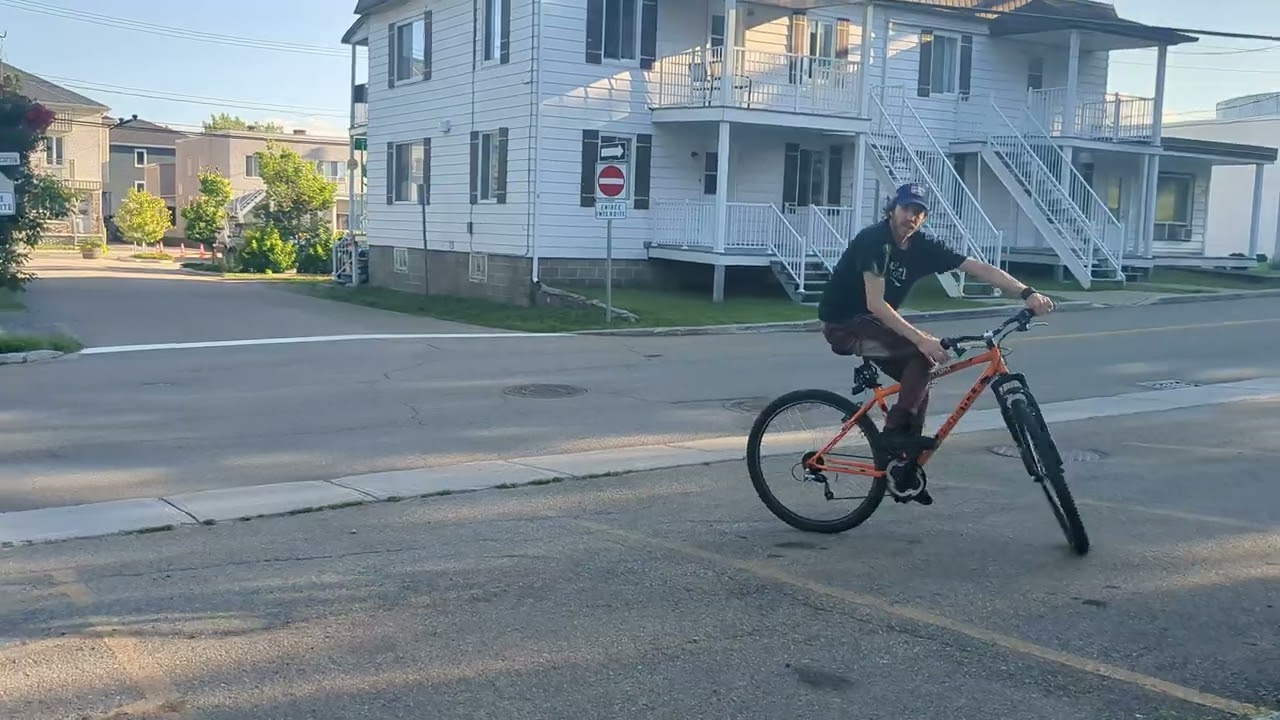 Je trace en vélo avec mon Papa 👍