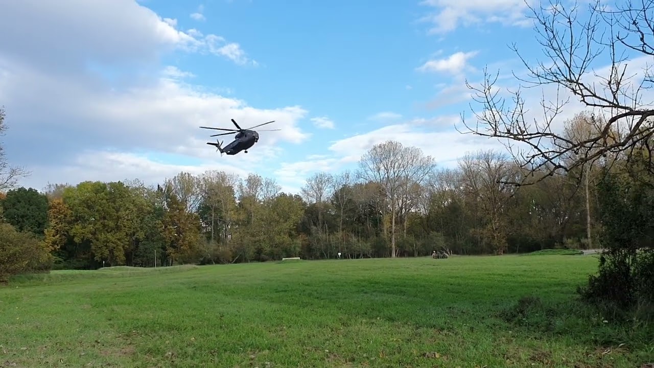 Sikorsky CH53 Anflug, Aufnahme Trupp Soldaten, Abflug