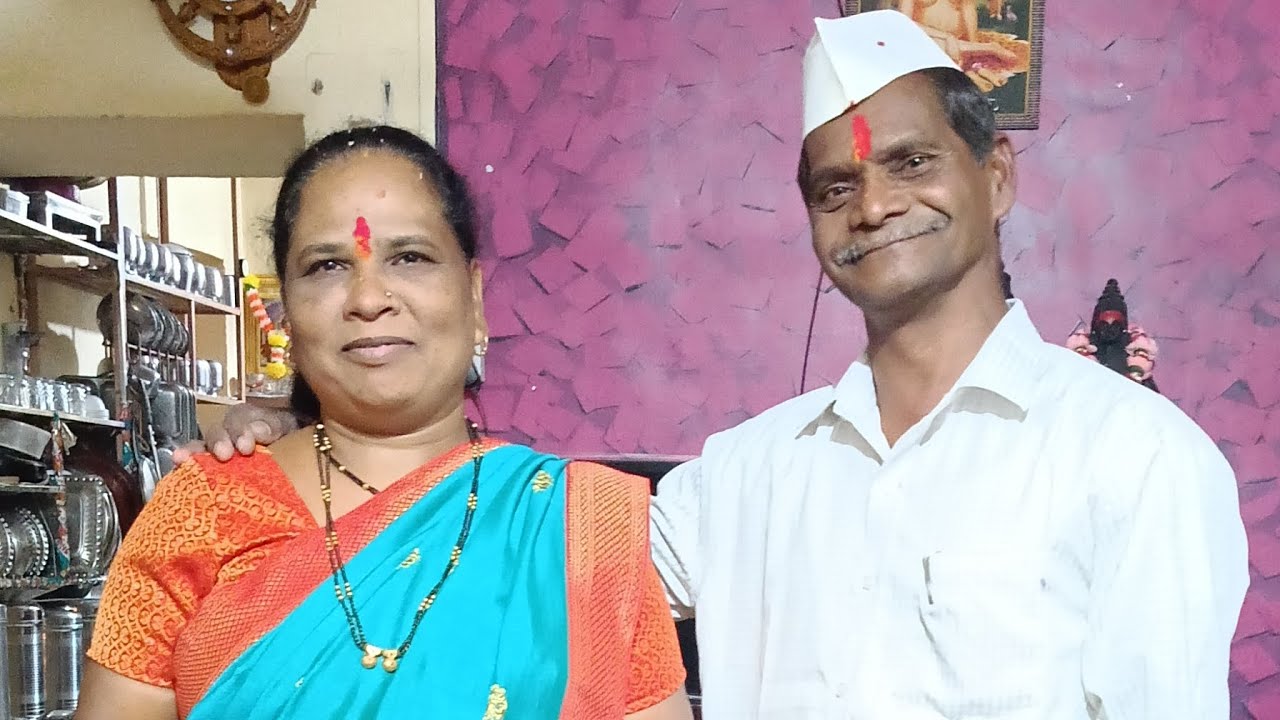 लग्नाच्या वाढदिवसाच्या हार्दिक शुभेच्छा आई, दादा 🎉🎂🎉🎂🎉