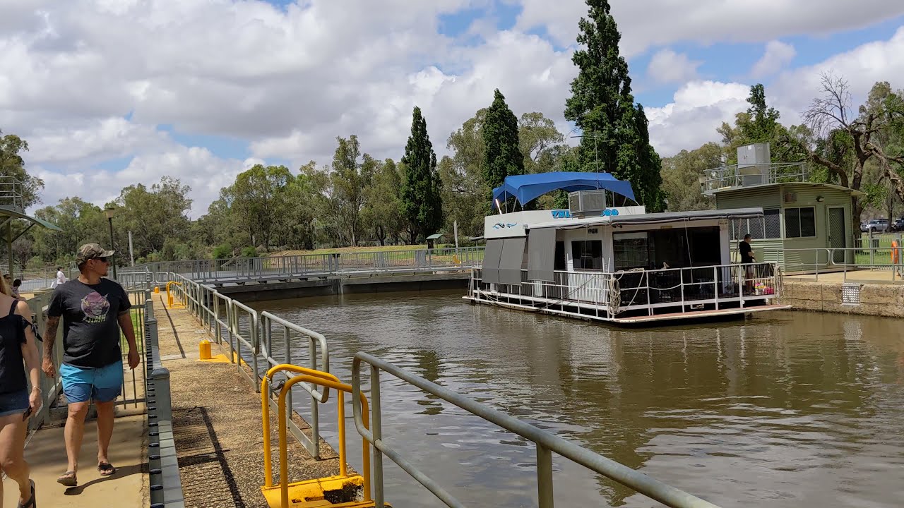 lock 11 mildura weir