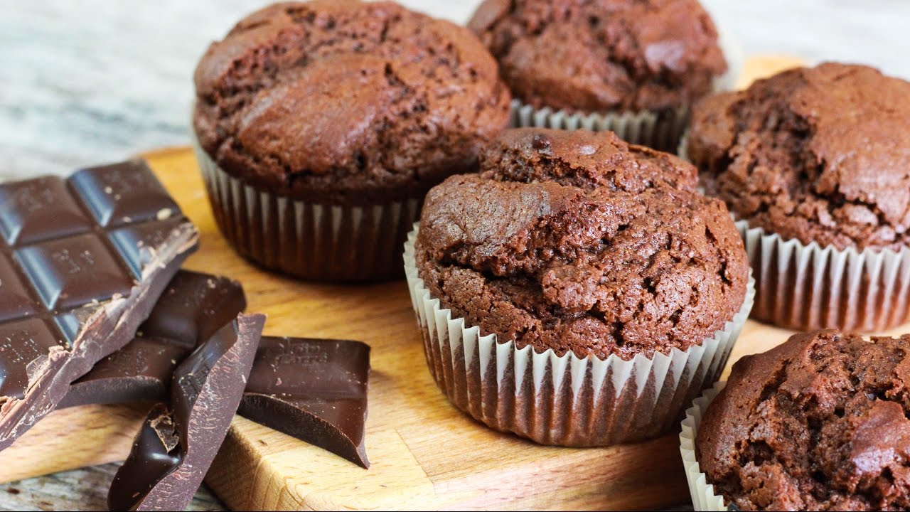 Saftige Schoko Muffins - Luftige Schokoladen Muffins Rezept