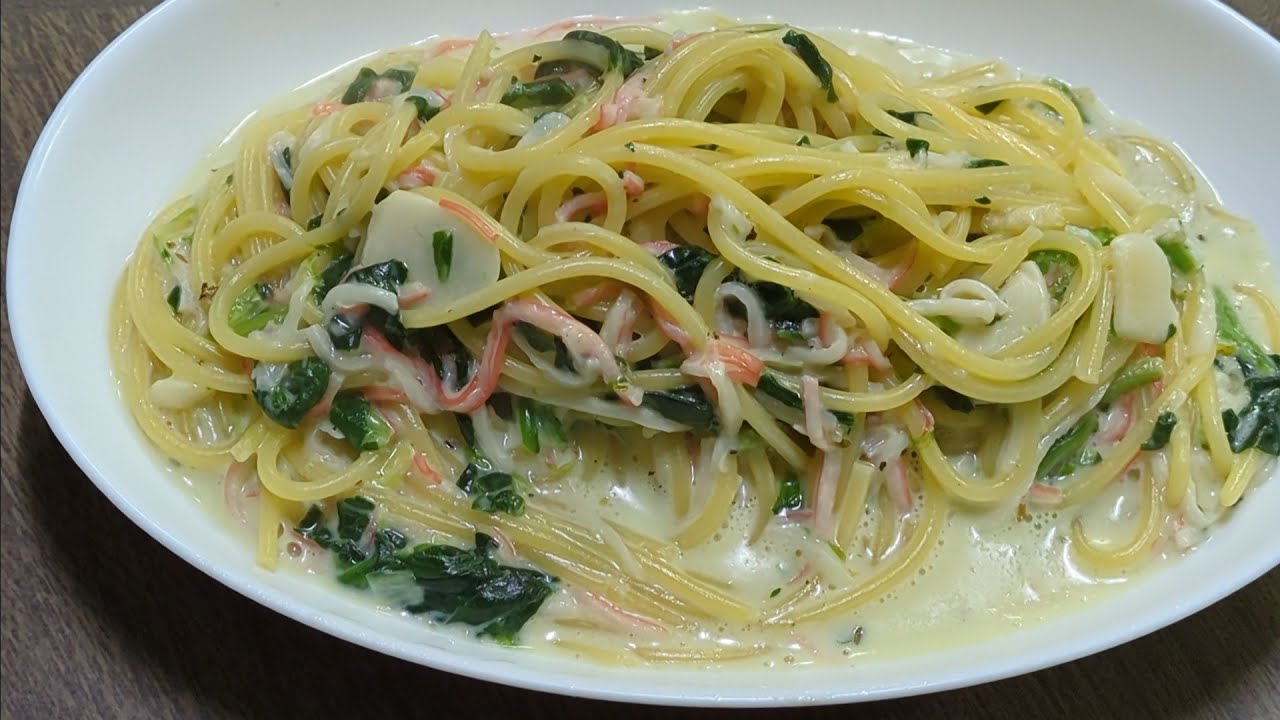 キッチンメモ的王道パスタ週間 ３日目 ルーなしで本格トロトロ 簡単ワンパン カニカマとほうれん草のミルクパスタ