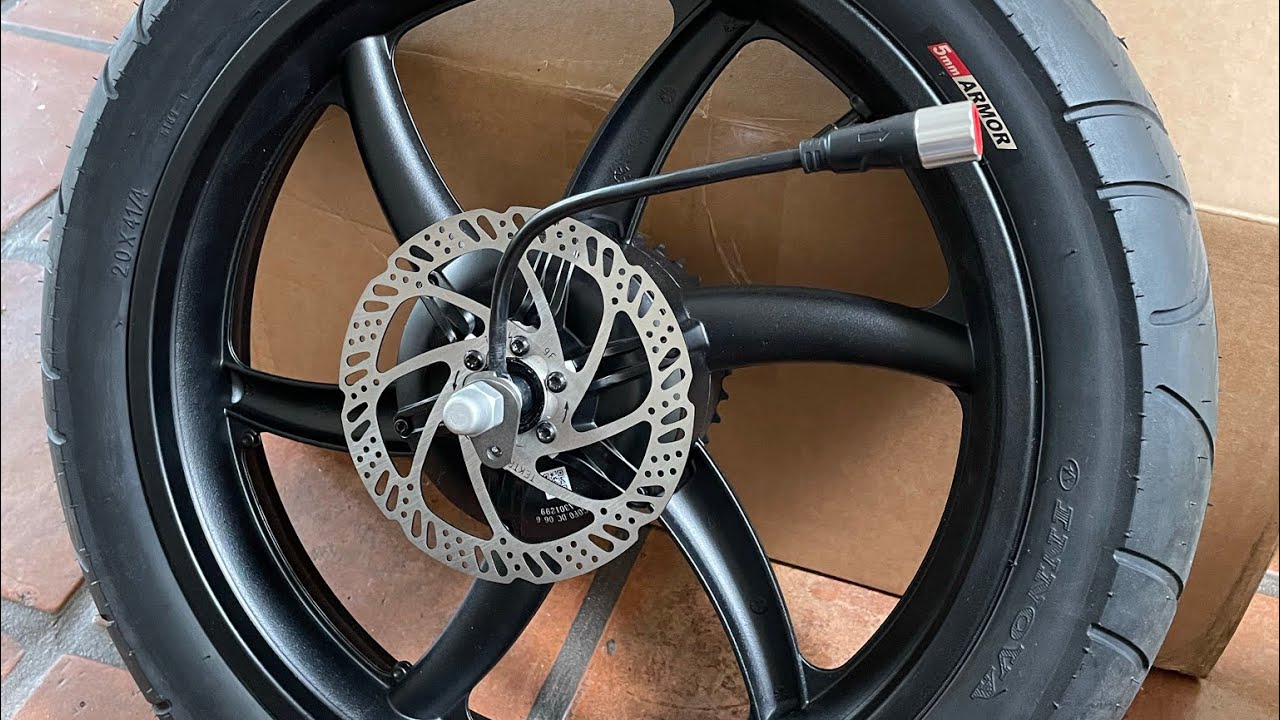Hyperscorpion Rear wheel/tire removal demonstration