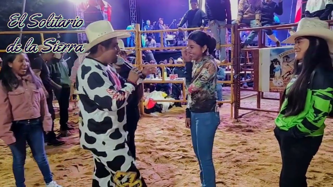 Asi modelan y pronuncian las vocales las chicas en el jaripeo de San miguel Amatlan