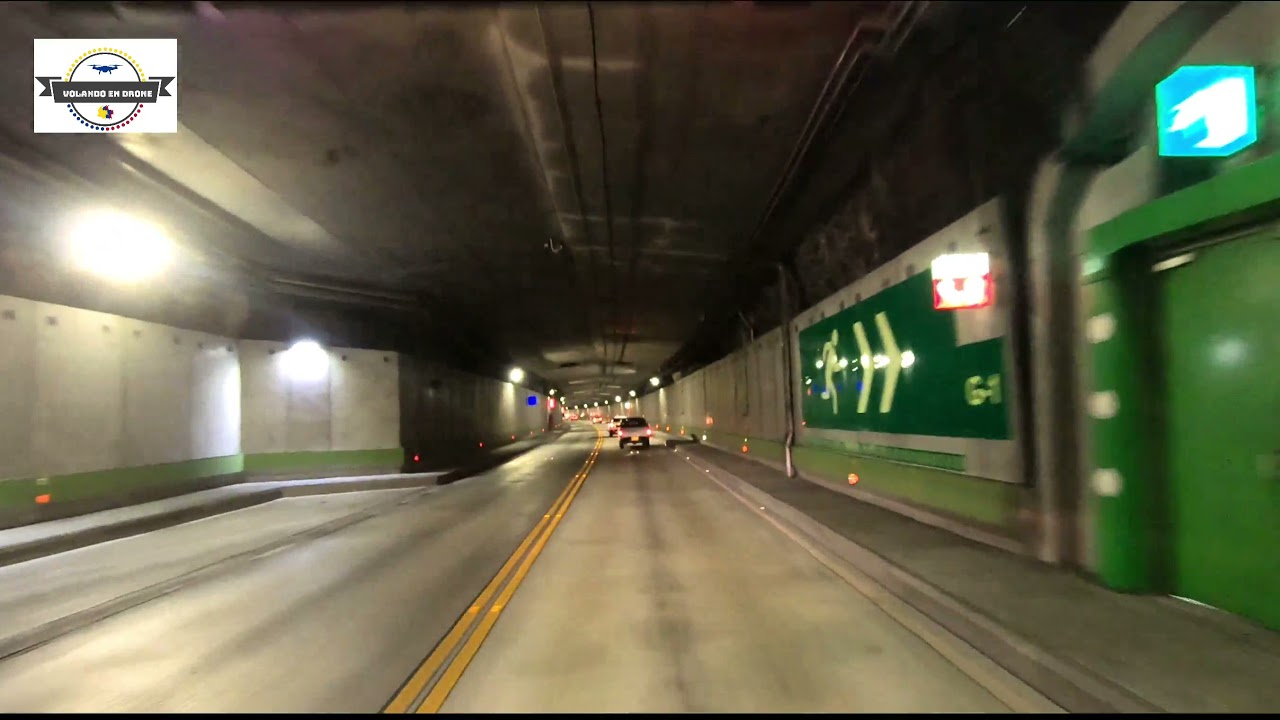 VOLANDO EN DRONE 4K - DRIVING DESDE  EL TUNEL SANTA ELENA HASTA MEDELLIN