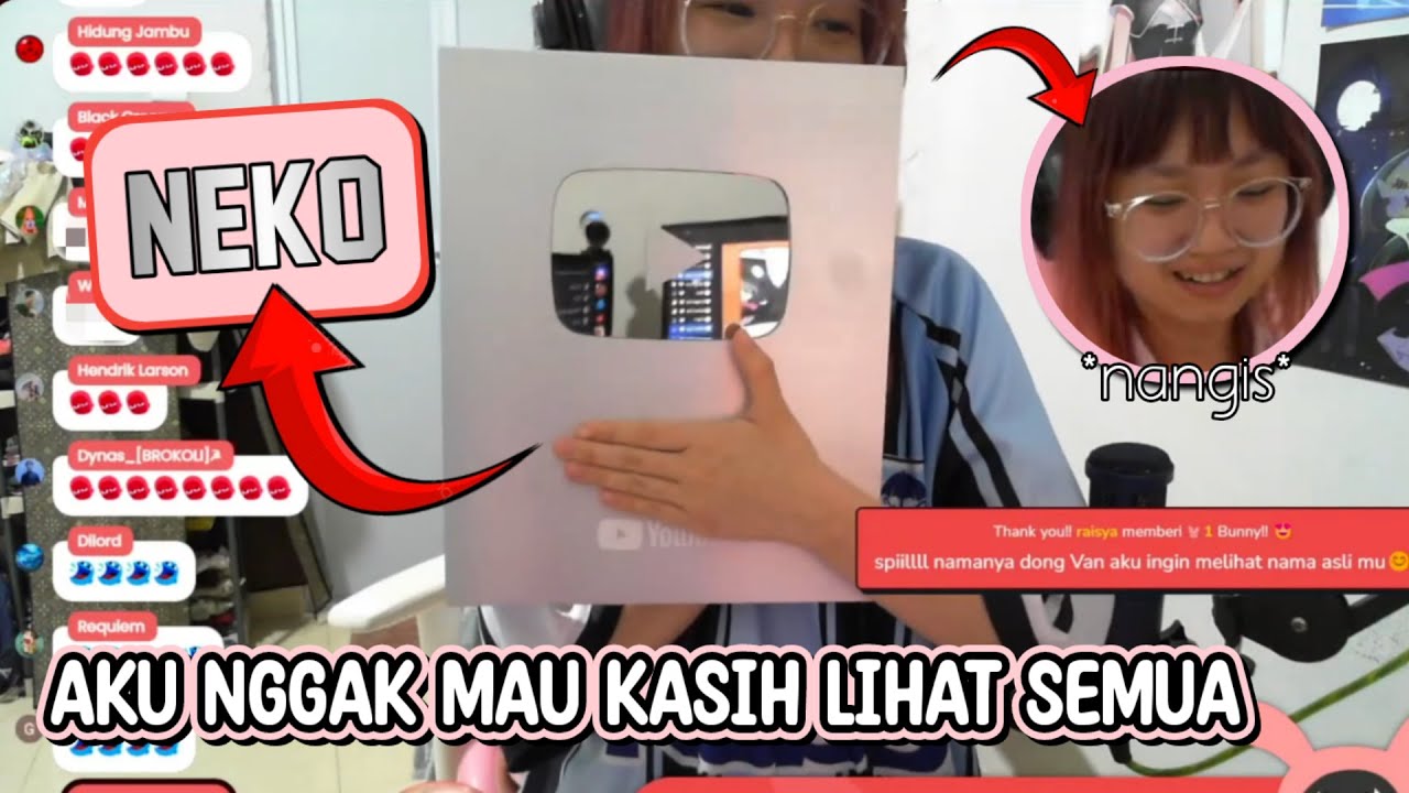Ketika Vanny Mereview Silver Play Button KW miliknya Nama Berawal Dari 