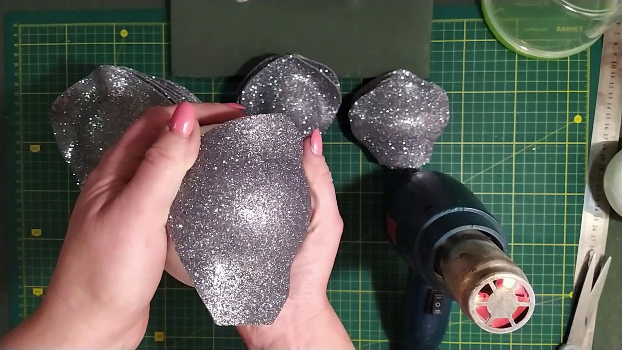 Шишка с сюрпризом из глитерного фоамирана.