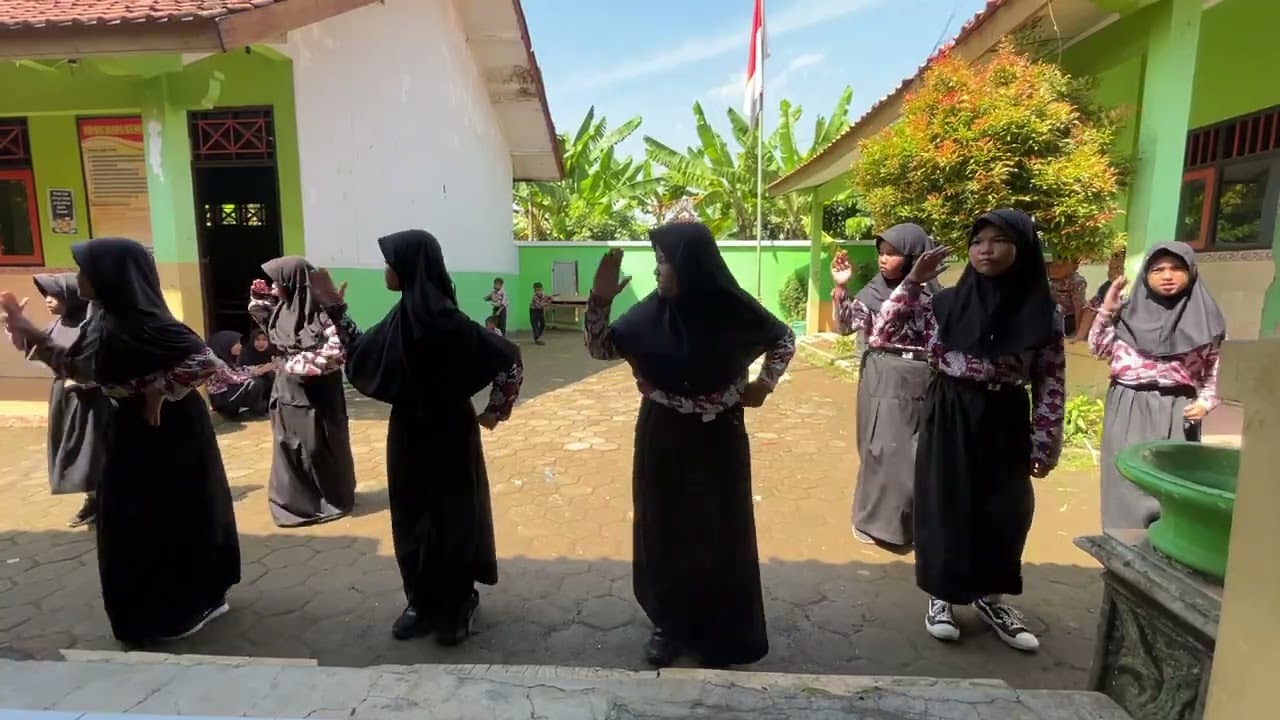 Tari Babalu SDN Manggis Putri