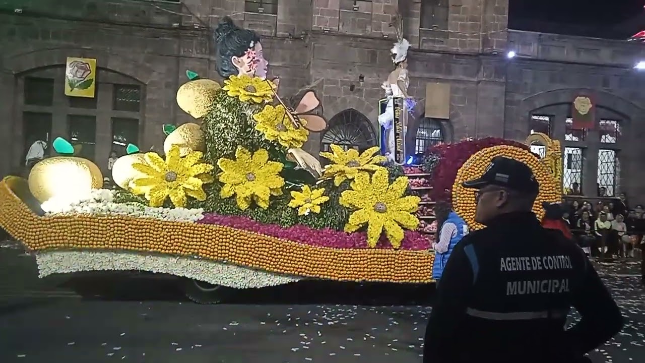 Carro alegórico de Domenick Carrasco, Srta. Patronato Municipal Ambato 2026