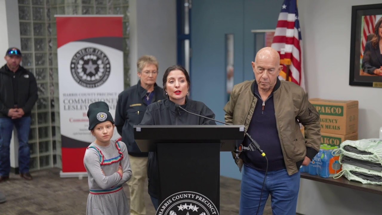 Commissioner Lesley Briones, Mayor John Whitmire on the Ground with Residents at 24-Hour Bayland War