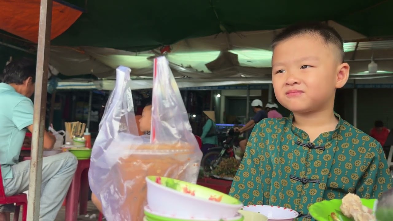 Ken mum sáng Hoà Khánh