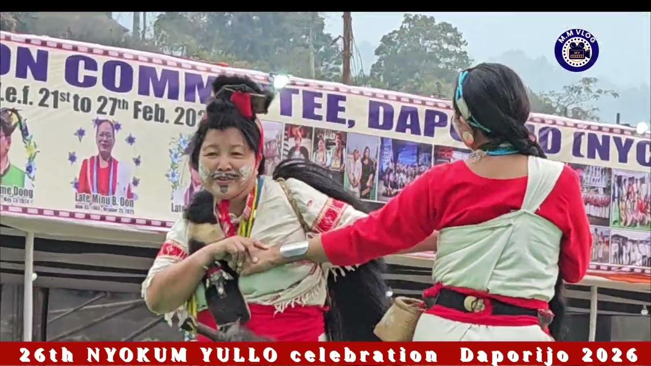 Duet dance performed by Dong ponung team 