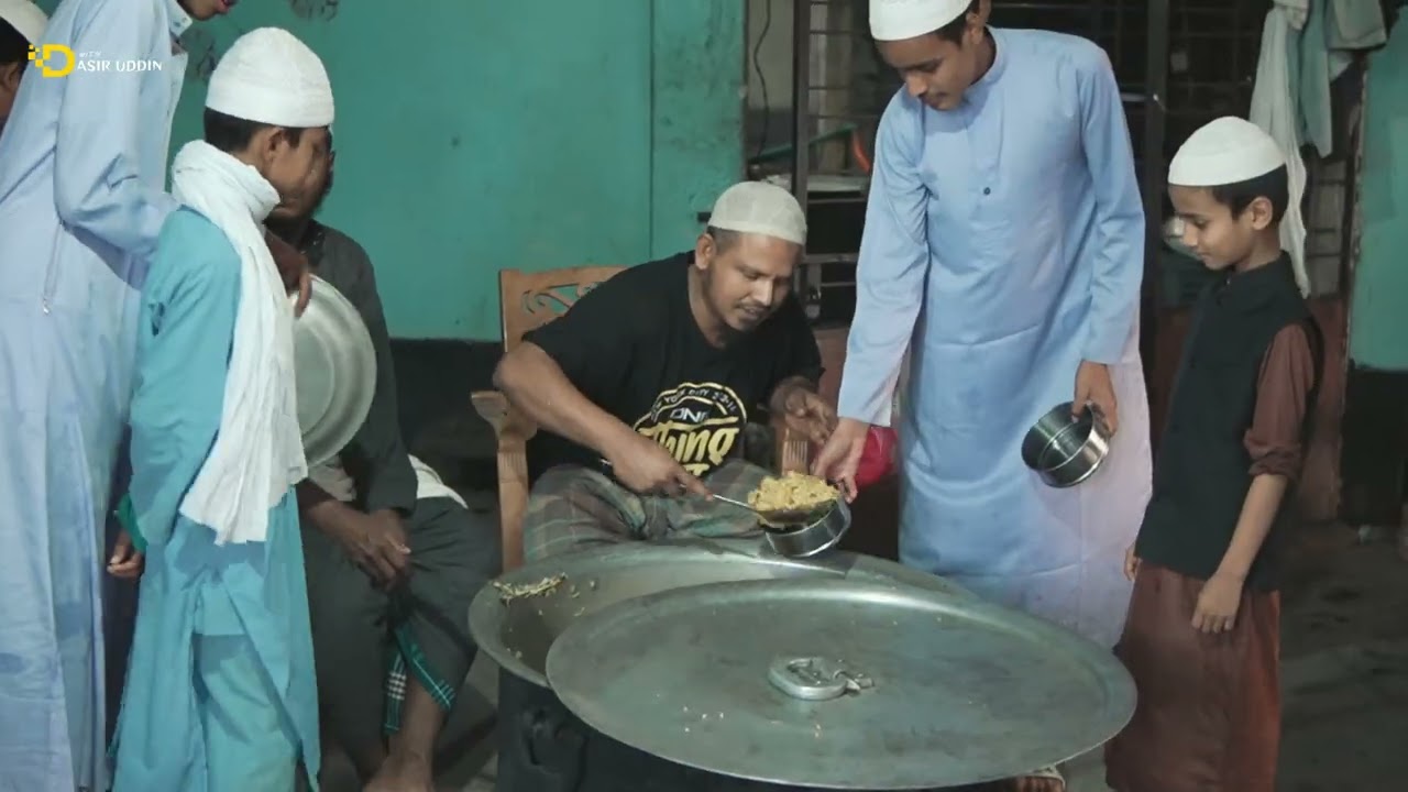 ঠাকুরগাঁও গ্যাজেট সপ রনির উদ্যোগে ইফতার এর খুশি ভাগাভাগি করা💚