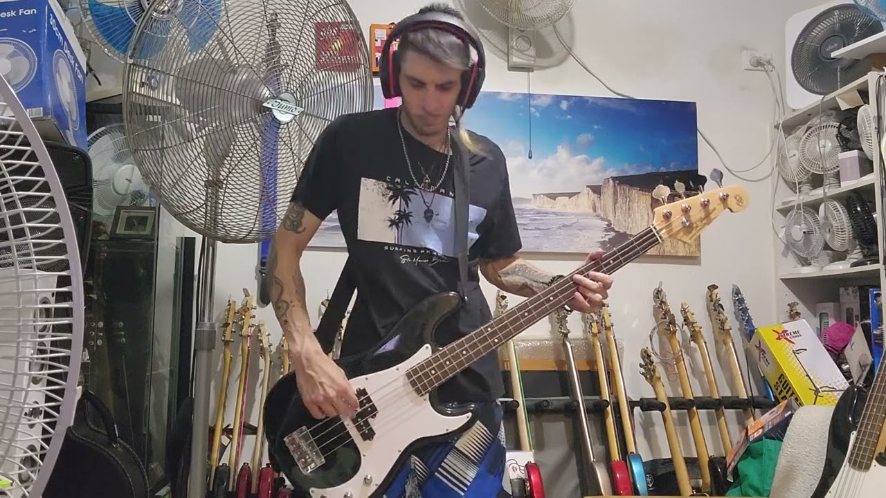 uriah heep easy livin'.on bass guitar 