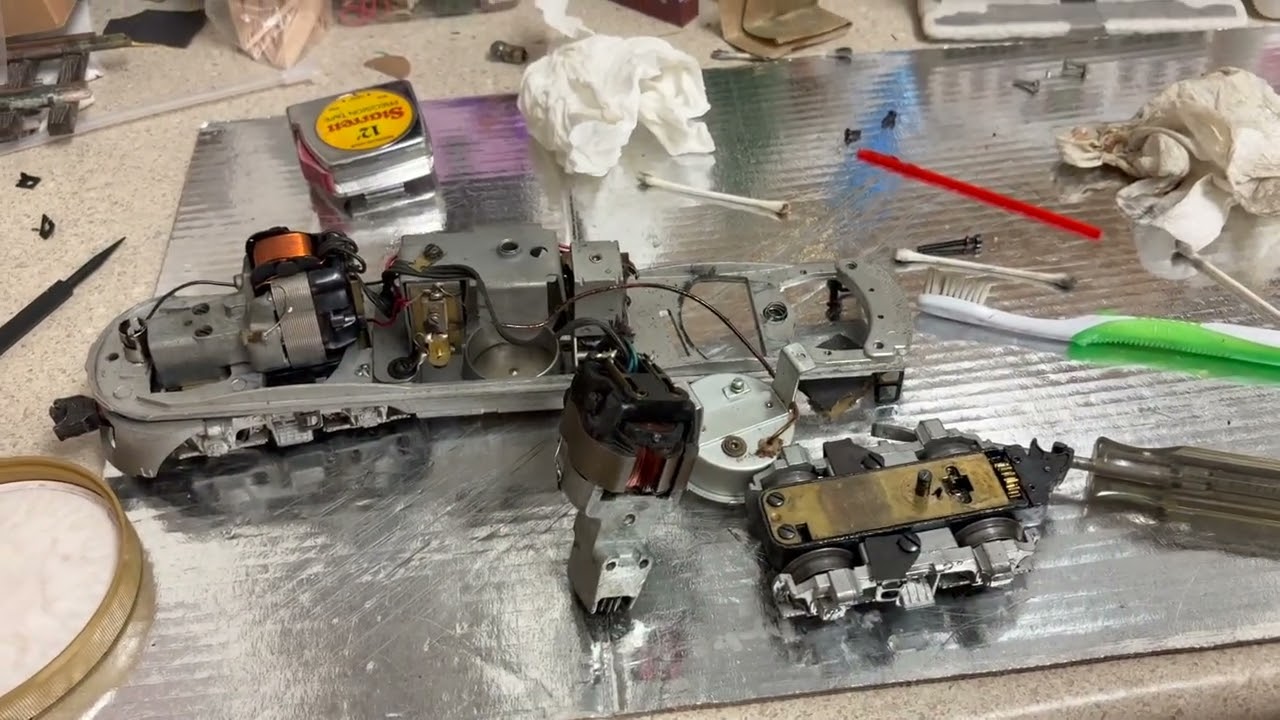 ВОЗВРАЩАЕМ К ЖИЗНИ ЛОКОМОТИВ LIONEL ATSF F3 2343!