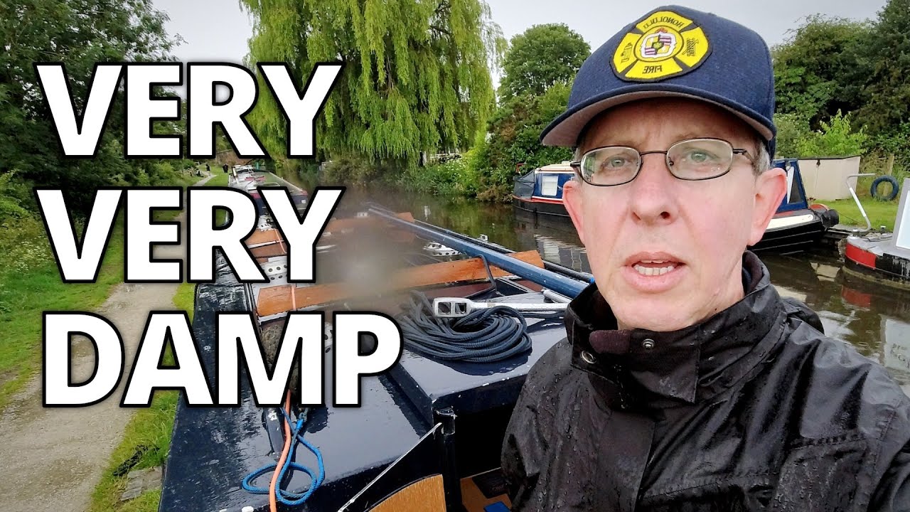 379A. Narrowboating in the pouring rain (Mercia Marina to Alrewas)