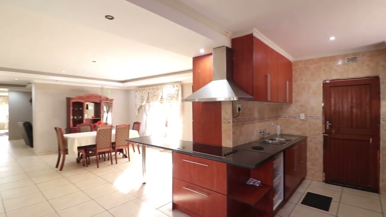 4 Bedroom For Sale | Witpoortjie
