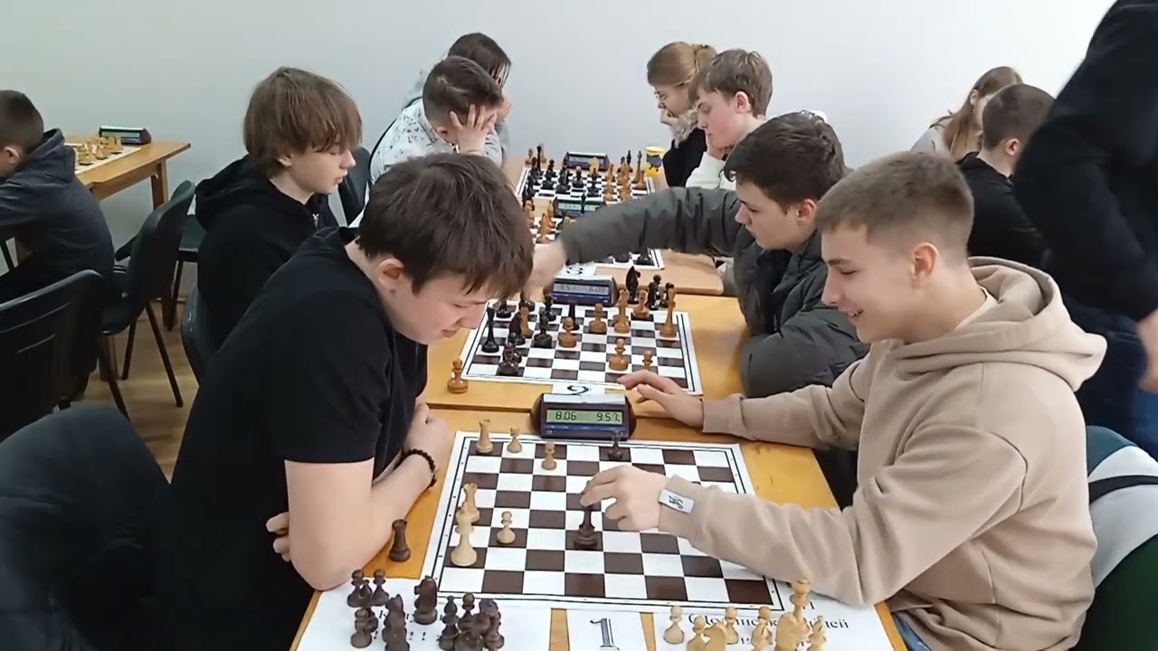 Без варіантів | Калуш - Долина 4:0 | Пліч-о-пліч | 3-й етап |  10-11 класи | Раунд 7