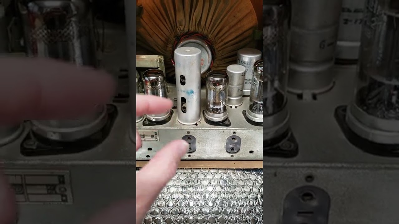 #shorts 007: r&aacute;dio a v&aacute;lvulas Philips BX462A - conserto r&aacute;pido.