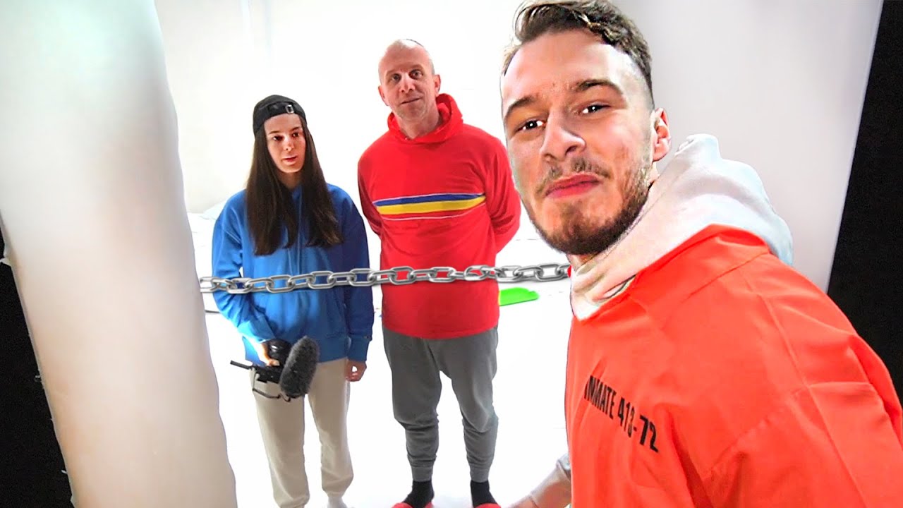 Familia Mea Stă 50 ORE Într-o Carceră Reală !