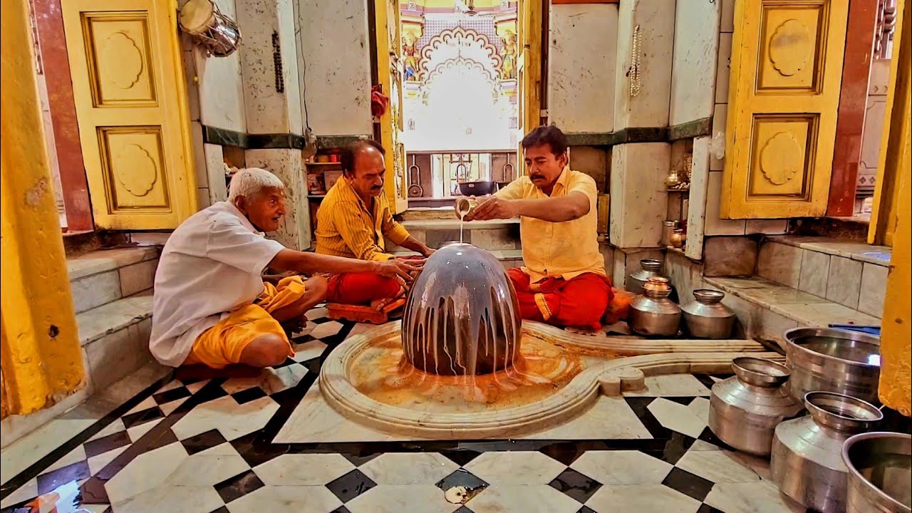 🙏🚩 श्री काशीविश्वनाथ दर्शन 🕉️ पंचामृत अभिषेक , महामृत्युंजय मंत्र 🔱 Divine Kashi Vishwanath Temple