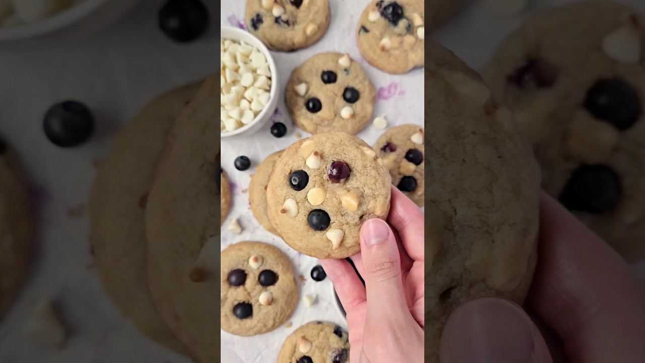 Blueberry White Chocolate Cookies 🫐🤍 #cookies #recipe #dessert #blueberrycookies #summerdessert