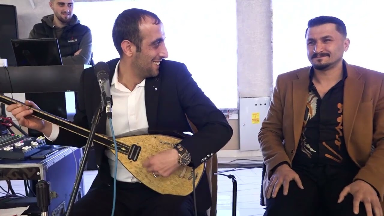 Ferhat Öztürk & Bağlamacı Sabah Gowend Halay Gençler Uçuş Modunda  Ortaya Çıkış Mardin Aşiret Düğünü