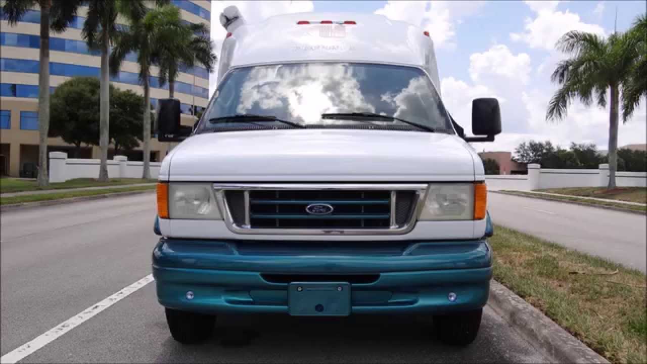 2004 COACH HOUSE PLATINUM 270 XL MOTORHOME LOW MILES EXCELLENT CONDTION