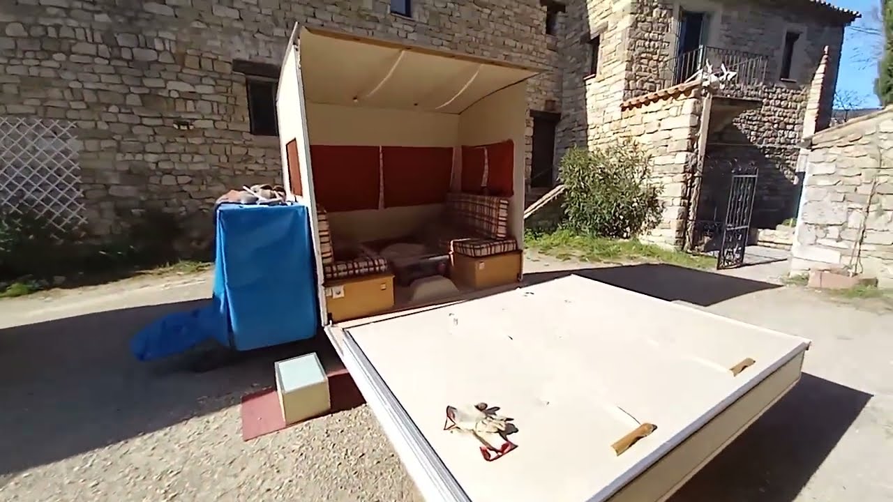 Ma caravane Rapido des années 1980 transformée en stand