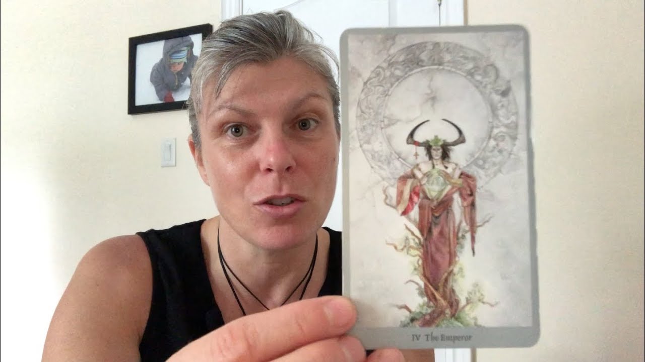 Leo / Is the Emperor Pushing You Forward or Holding You Back? Weekly Zodiak Reading