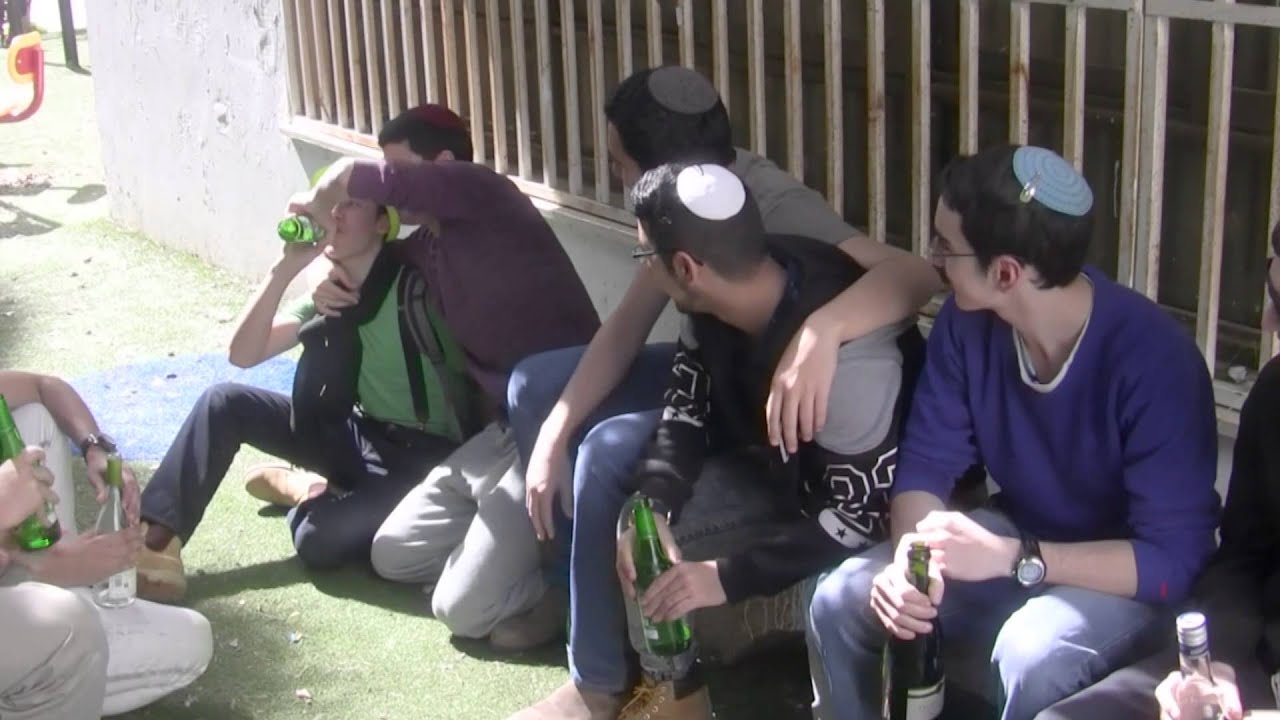 הכתרה תשע״ו יתר״ג - קטע קישור: זה השמיניסטים של ישיבת רמת גן?