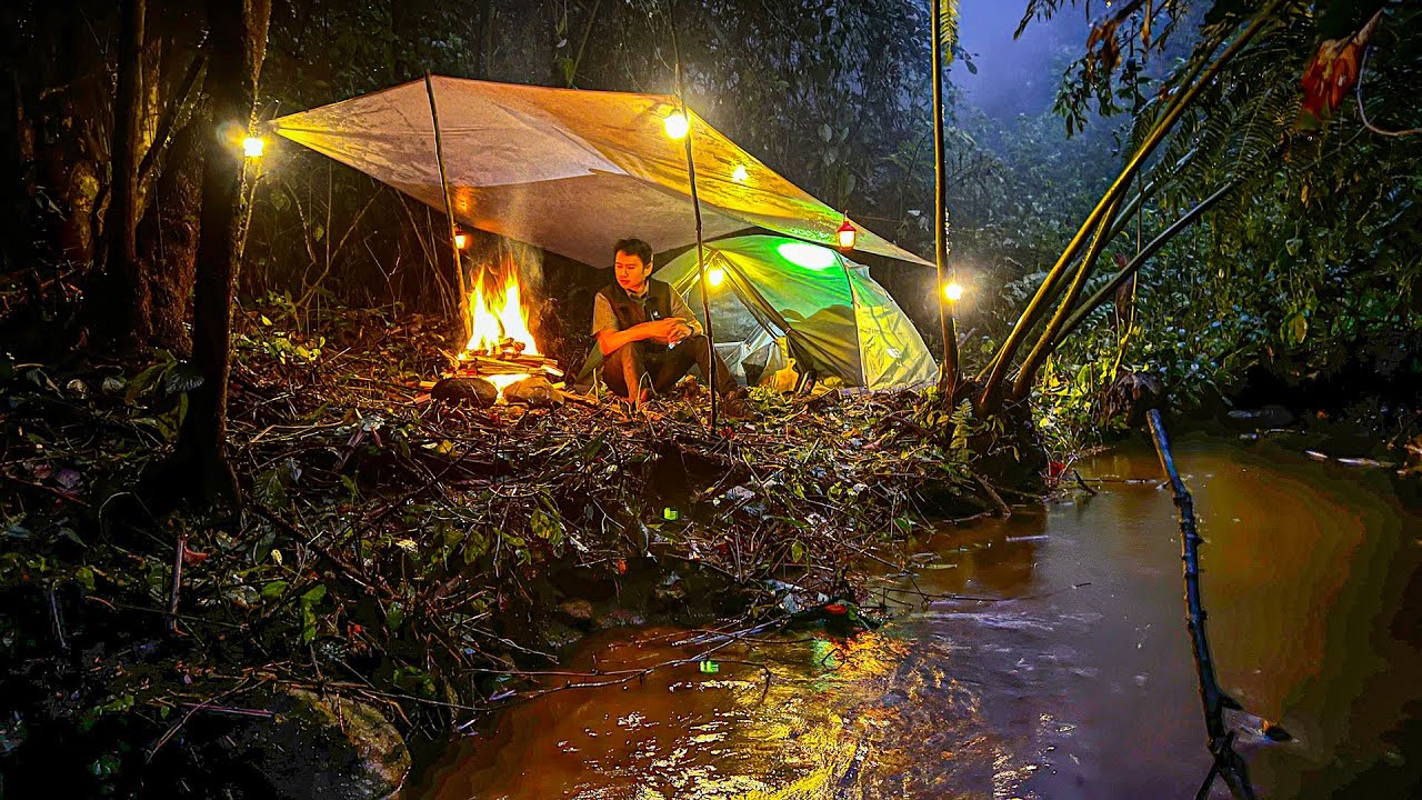 Solo Camping Pinggir Sungai | Dihadang Hujan Deras
