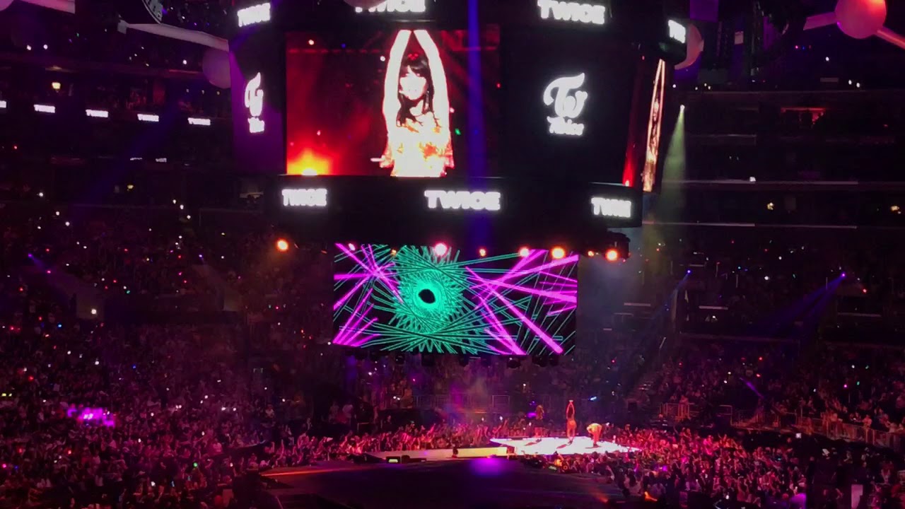 [FANCAM] TWICE Beyoncé End of Time Special Stage @ KCON LA 2018
