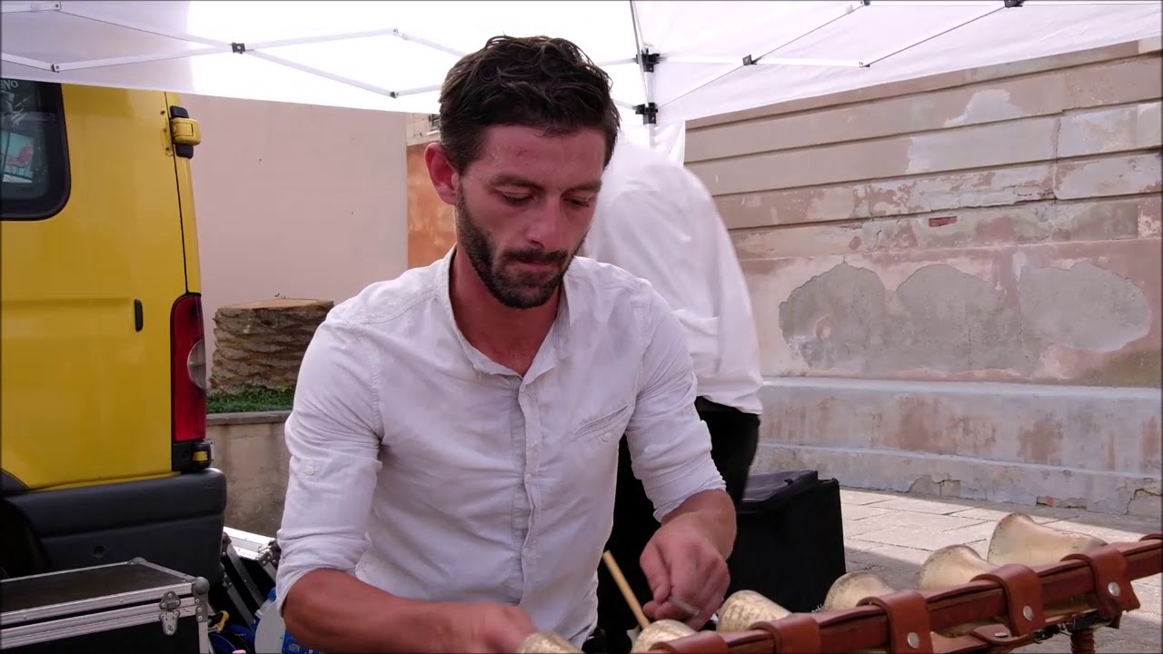 Marcello Caredda Banderas folk Laconi 23 6 2019