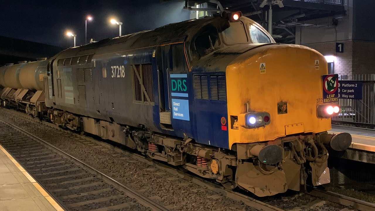 37218 & 37716 on the West Yorks RHTT, 02/12/2022