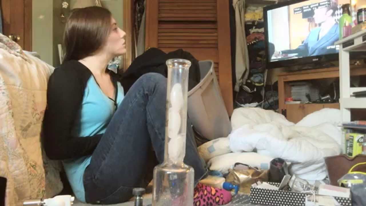 Wake and Bake with my girl Becca! BubbleGum Kush