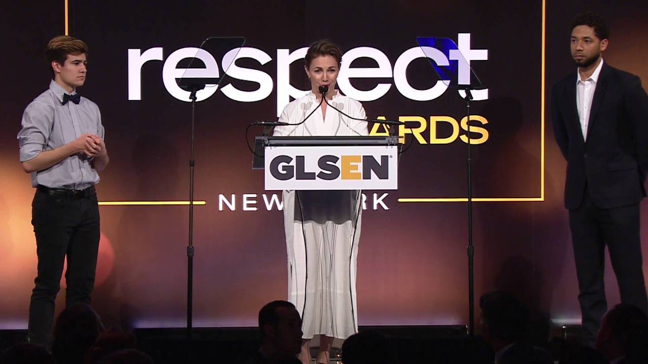 Ilene Chaiken Accepts Award at the 2016 GLSEN Respect Awards &ndash; NY