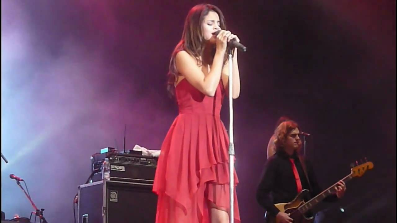 Selena Gomez GEBA Argentina - A Year Without a Rain (mix) Un año Sin Ver Llover﻿ - HD