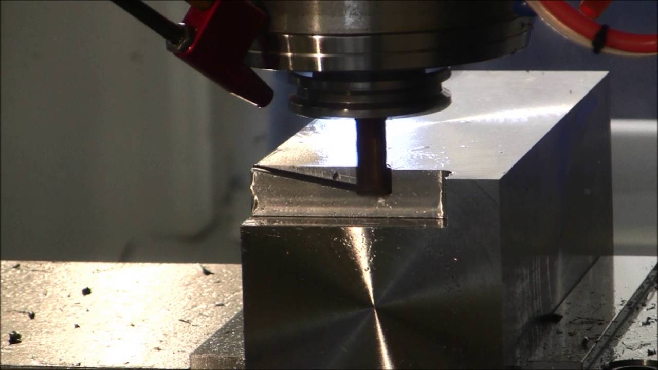 Five Flute Carbide End Mill With MQL Cutting Titanium Ti-6AI-4V