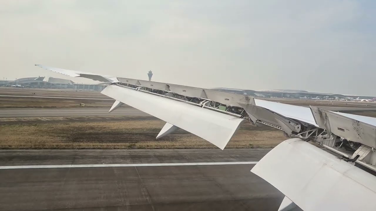 CHINA SOUTHERN Boeing 787-9 Dreamliner Landing in Guangzhou. 