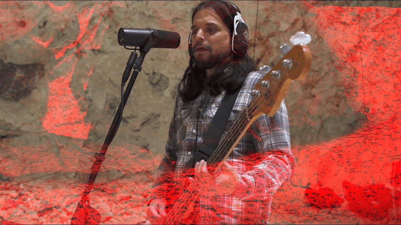 Los Mundos - Esqueletos Muertos (en vivo)