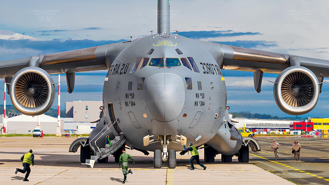 U.S. Air Force C-17 Globemaster III Crew Makes Emergency Takeoff at Full Throttle