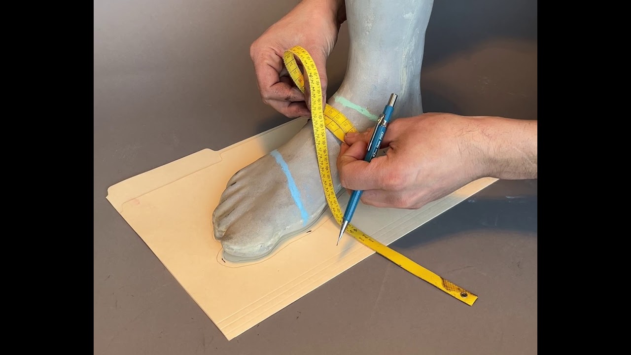 How to Measure Your Feet by Last Shoes